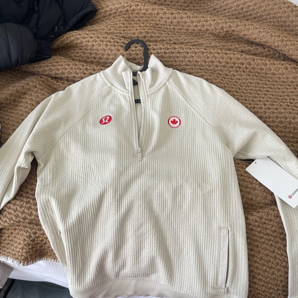 STILL AVAILABLE!!!! Swift Engineered warmth 1/2 zip ivory Size 12 Women - Picture 8 of 8